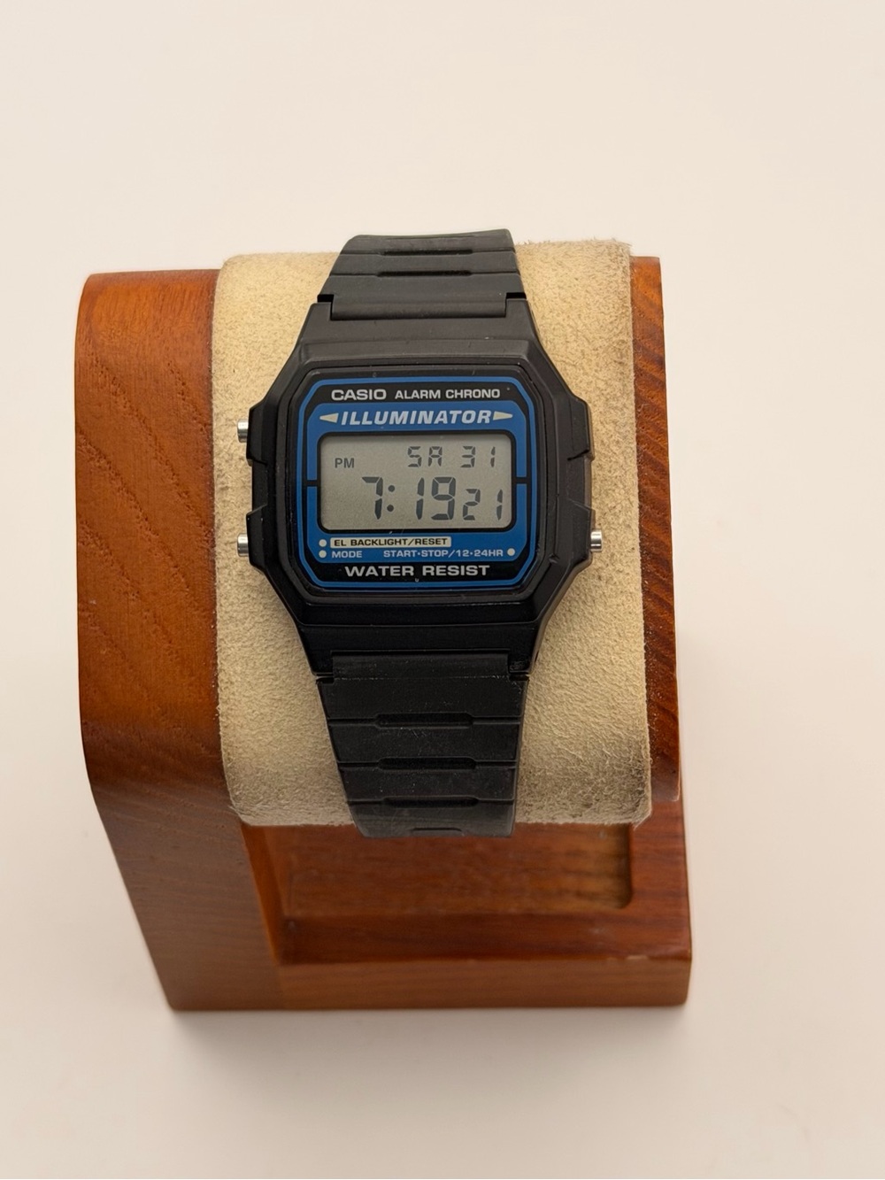 Casio F-105W-1ASDF Unisex Digital Watch, Black & Blue, Very Good